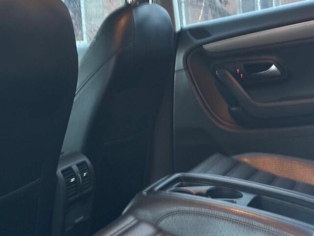 Білий Фольксваген Пассат СС, об'ємом двигуна 2 л та пробігом 211 тис. км за 9200 $, фото 8 на Automoto.ua