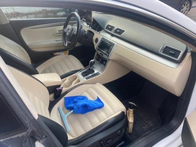 Білий Фольксваген Пассат СС, об'ємом двигуна 2 л та пробігом 318 тис. км за 8500 $, фото 5 на Automoto.ua