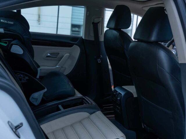 Белый Фольксваген Пассат СС, объемом двигателя 1.8 л и пробегом 280 тыс. км за 8500 $, фото 9 на Automoto.ua