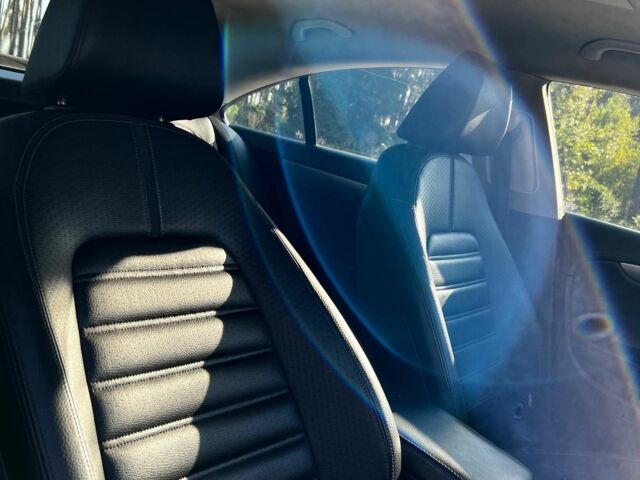 Белый Фольксваген Пассат СС, объемом двигателя 2 л и пробегом 227 тыс. км за 8000 $, фото 17 на Automoto.ua