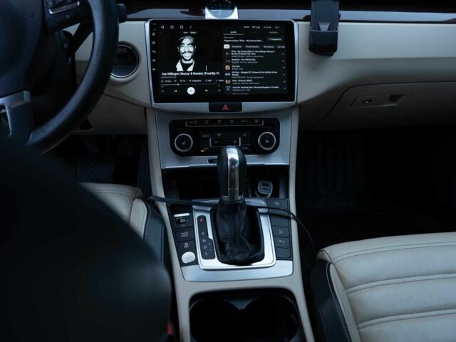 Белый Фольксваген Пассат СС, объемом двигателя 1.8 л и пробегом 280 тыс. км за 8500 $, фото 7 на Automoto.ua