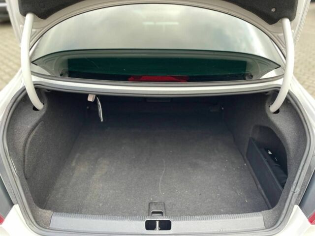 Білий Фольксваген Пассат СС, об'ємом двигуна 2 л та пробігом 173 тис. км за 8600 $, фото 22 на Automoto.ua