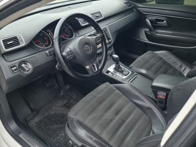 Белый Фольксваген Пассат СС, объемом двигателя 2 л и пробегом 227 тыс. км за 11000 $, фото 7 на Automoto.ua