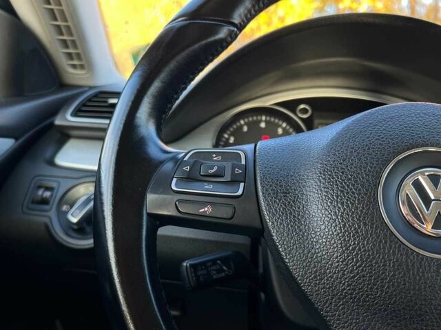 Белый Фольксваген Пассат СС, объемом двигателя 2 л и пробегом 197 тыс. км за 275 $, фото 8 на Automoto.ua