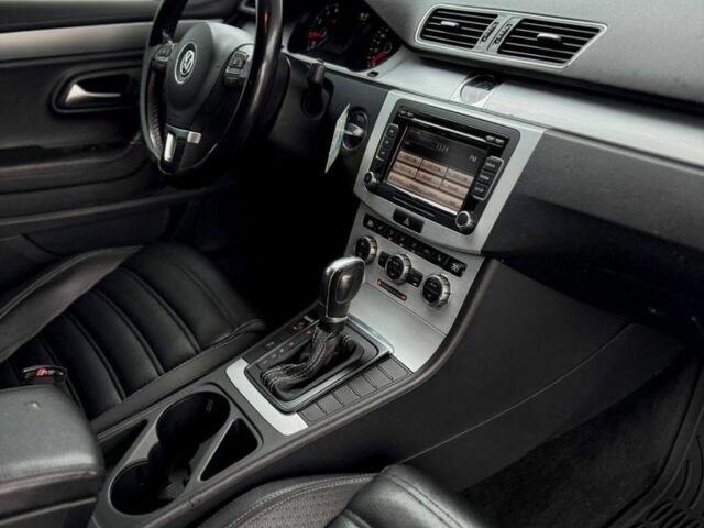 Білий Фольксваген Пассат СС, об'ємом двигуна 2 л та пробігом 259 тис. км за 6499 $, фото 17 на Automoto.ua