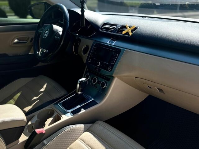 Белый Фольксваген Пассат СС, объемом двигателя 2 л и пробегом 159 тыс. км за 10600 $, фото 8 на Automoto.ua