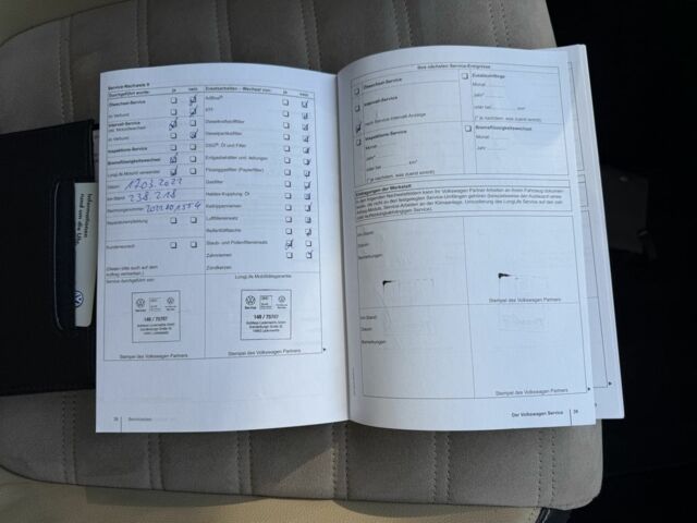 Белый Фольксваген Пассат СС, объемом двигателя 2 л и пробегом 292 тыс. км за 13500 $, фото 13 на Automoto.ua