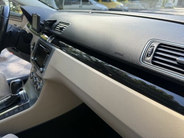 Белый Фольксваген Пассат СС, объемом двигателя 2 л и пробегом 292 тыс. км за 13500 $, фото 9 на Automoto.ua