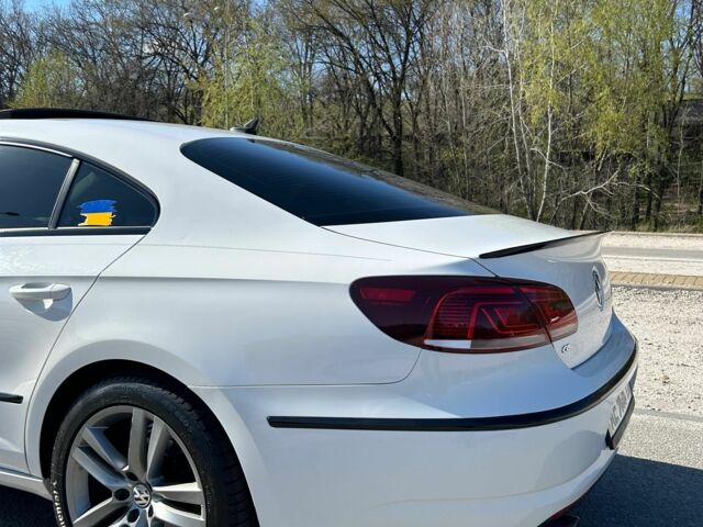 Белый Фольксваген Пассат СС, объемом двигателя 2 л и пробегом 159 тыс. км за 10600 $, фото 5 на Automoto.ua