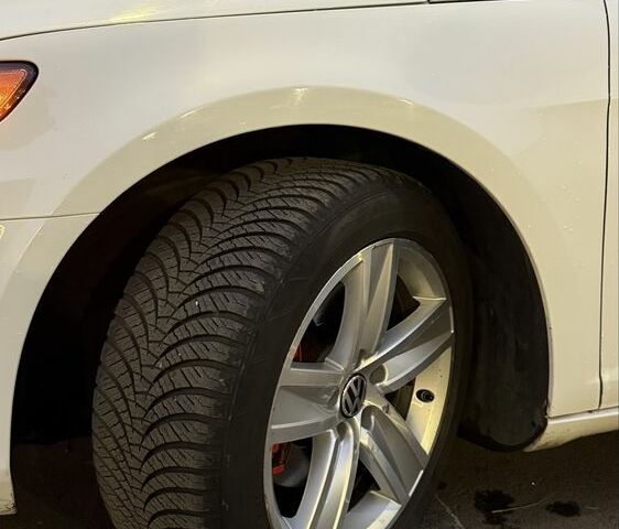 Белый Фольксваген Пассат СС, объемом двигателя 2 л и пробегом 328 тыс. км за 8700 $, фото 3 на Automoto.ua