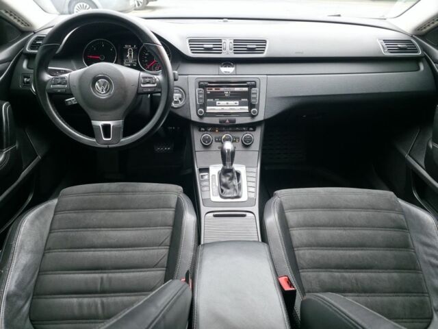 Белый Фольксваген Пассат СС, объемом двигателя 2 л и пробегом 227 тыс. км за 11000 $, фото 6 на Automoto.ua