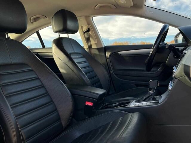 Белый Фольксваген Пассат СС, объемом двигателя 2 л и пробегом 197 тыс. км за 275 $, фото 16 на Automoto.ua