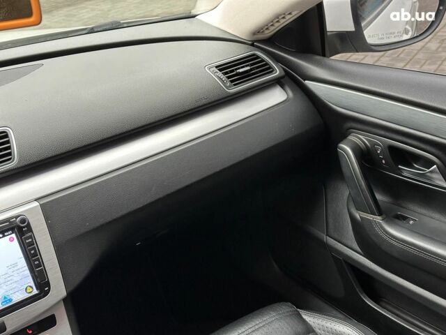 Белый Фольксваген Пассат СС, объемом двигателя 2 л и пробегом 223 тыс. км за 11290 $, фото 13 на Automoto.ua