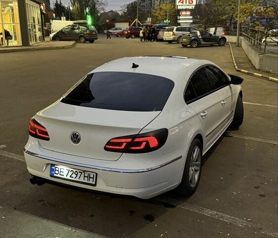 Белый Фольксваген Пассат СС, объемом двигателя 2 л и пробегом 328 тыс. км за 8700 $, фото 2 на Automoto.ua