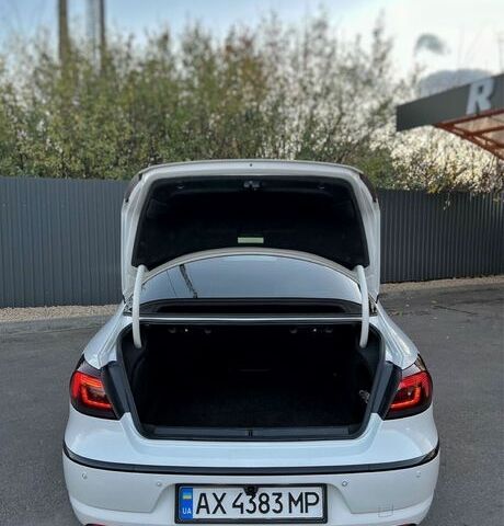 Белый Фольксваген Пассат СС, объемом двигателя 2 л и пробегом 210 тыс. км за 11500 $, фото 2 на Automoto.ua