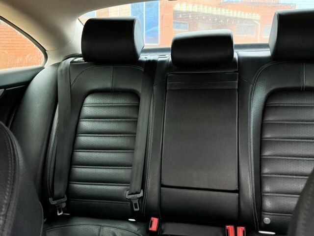 Білий Фольксваген Пассат СС, об'ємом двигуна 2 л та пробігом 225 тис. км за 10500 $, фото 6 на Automoto.ua