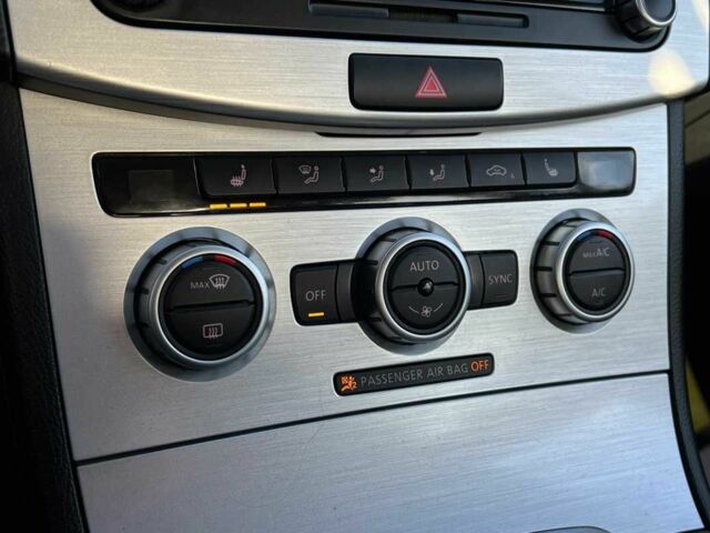 Белый Фольксваген Пассат СС, объемом двигателя 2 л и пробегом 197 тыс. км за 275 $, фото 12 на Automoto.ua