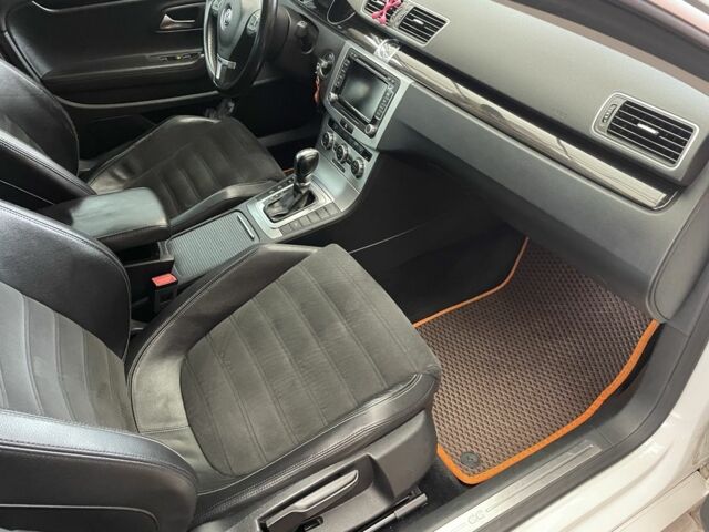 Белый Фольксваген Пассат СС, объемом двигателя 1.8 л и пробегом 236 тыс. км за 9999 $, фото 6 на Automoto.ua