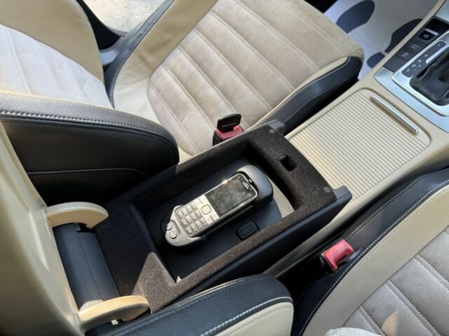 Белый Фольксваген Пассат СС, объемом двигателя 2 л и пробегом 292 тыс. км за 13500 $, фото 11 на Automoto.ua