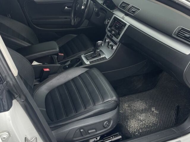 Белый Фольксваген Пассат СС, объемом двигателя 2 л и пробегом 230 тыс. км за 12000 $, фото 7 на Automoto.ua