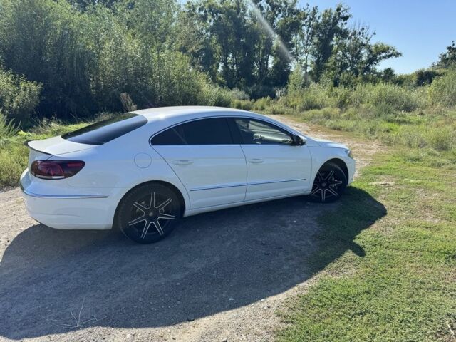 Білий Фольксваген Пассат СС, об'ємом двигуна 2 л та пробігом 285 тис. км за 10200 $, фото 2 на Automoto.ua