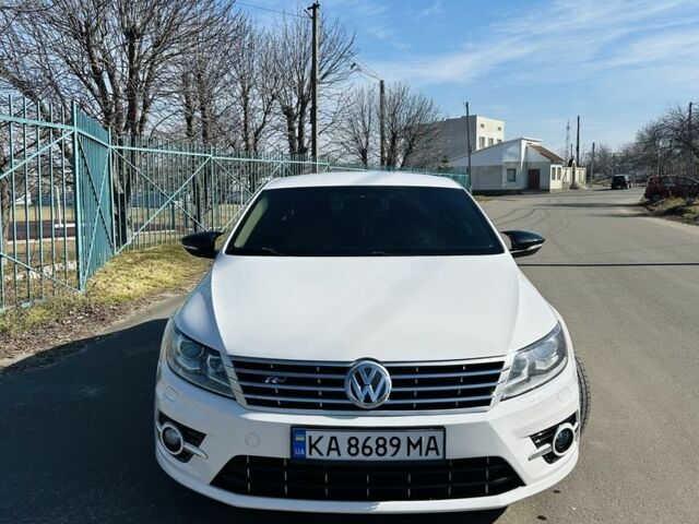 Белый Фольксваген Пассат СС, объемом двигателя 2 л и пробегом 227 тыс. км за 11200 $, фото 1 на Automoto.ua