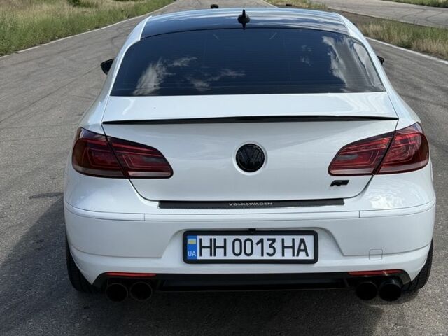Белый Фольксваген Пассат СС, объемом двигателя 2 л и пробегом 178 тыс. км за 12200 $, фото 6 на Automoto.ua