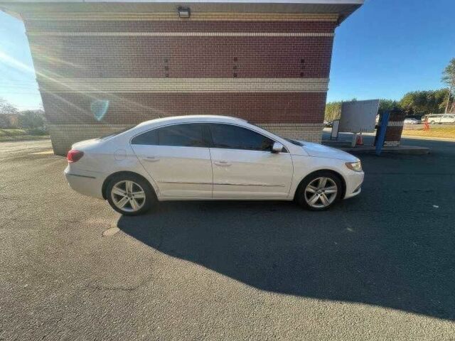 Білий Фольксваген Пассат СС, об'ємом двигуна 2 л та пробігом 148 тис. км за 5500 $, фото 5 на Automoto.ua