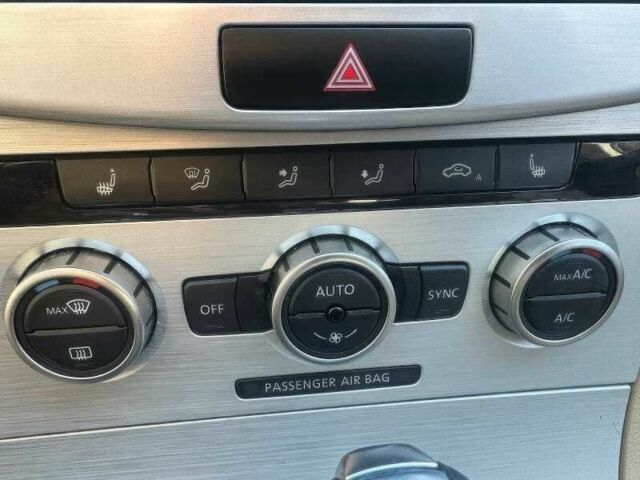 Білий Фольксваген Пассат СС, об'ємом двигуна 2 л та пробігом 148 тис. км за 5500 $, фото 12 на Automoto.ua