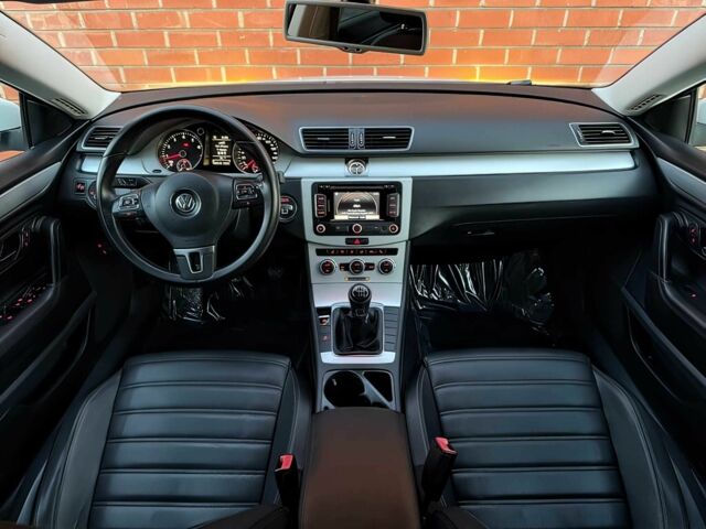 Белый Фольксваген Пассат СС, объемом двигателя 2 л и пробегом 82 тыс. км за 4100 $, фото 9 на Automoto.ua