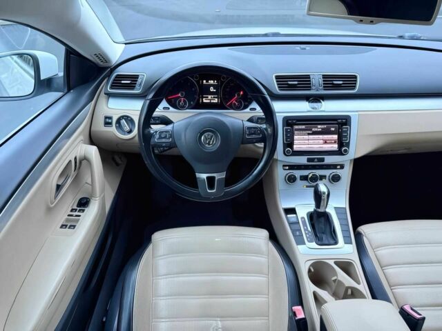 Білий Фольксваген Пассат СС, об'ємом двигуна 2 л та пробігом 89 тис. км за 6500 $, фото 9 на Automoto.ua