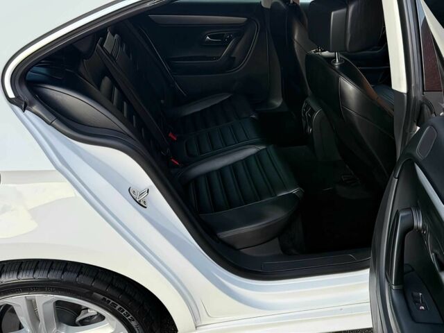 Белый Фольксваген Пассат СС, объемом двигателя 2 л и пробегом 82 тыс. км за 4100 $, фото 14 на Automoto.ua