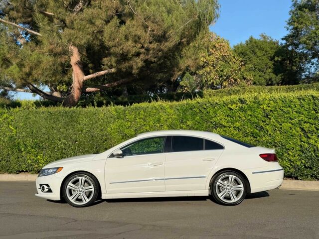 Белый Фольксваген Пассат СС, объемом двигателя 2 л и пробегом 82 тыс. км за 4100 $, фото 3 на Automoto.ua