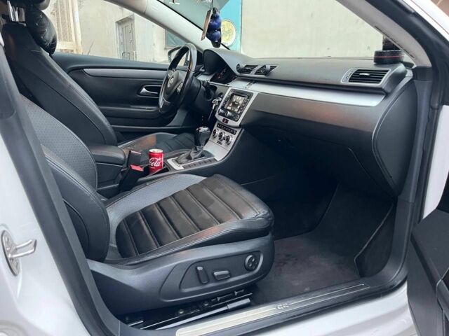 Білий Фольксваген Пассат СС, об'ємом двигуна 2 л та пробігом 185 тис. км за 9300 $, фото 14 на Automoto.ua