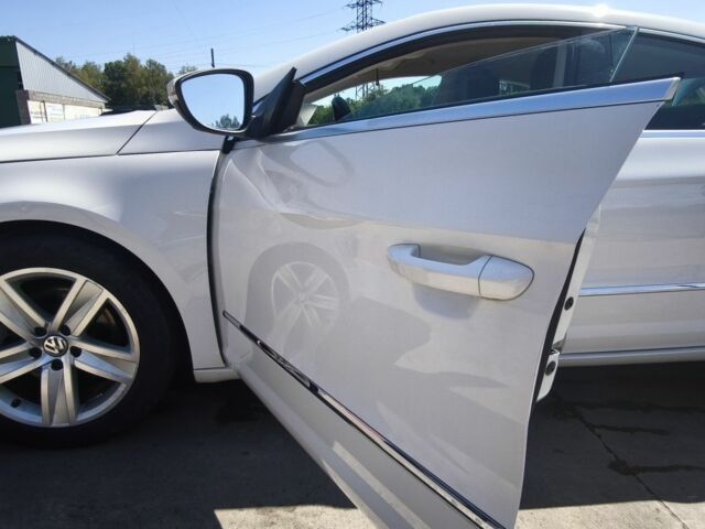 Белый Фольксваген Пассат СС, объемом двигателя 2 л и пробегом 212 тыс. км за 10499 $, фото 14 на Automoto.ua