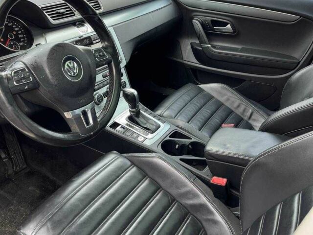 Белый Фольксваген Пассат СС, объемом двигателя 2 л и пробегом 164 тыс. км за 7300 $, фото 7 на Automoto.ua