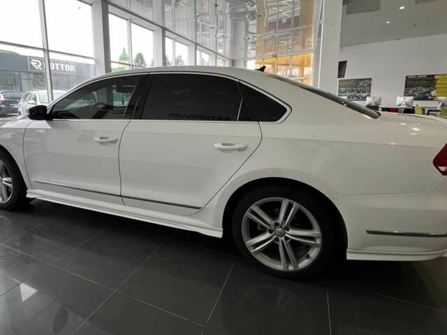 Белый Фольксваген Пассат СС, объемом двигателя 3.6 л и пробегом 124 тыс. км за 10500 $, фото 3 на Automoto.ua