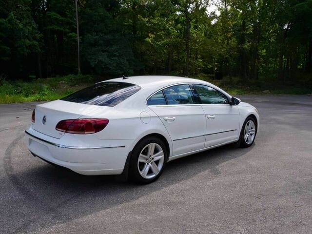 Белый Фольксваген Пассат СС, объемом двигателя 2 л и пробегом 71 тыс. км за 3000 $, фото 4 на Automoto.ua