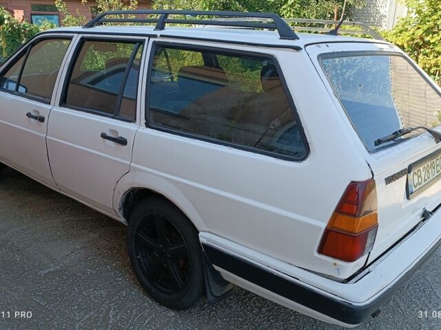 Білий Фольксваген Пассат СС, об'ємом двигуна 1.6 л та пробігом 200 тис. км за 700 $, фото 3 на Automoto.ua