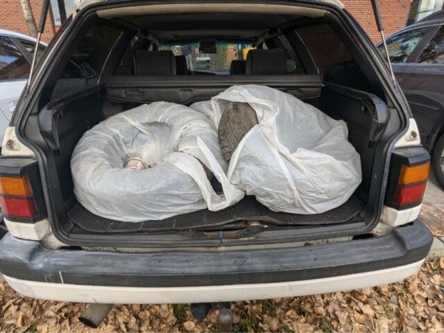 Білий Фольксваген Пассат СС, об'ємом двигуна 1.9 л та пробігом 291 тис. км за 723 $, фото 6 на Automoto.ua