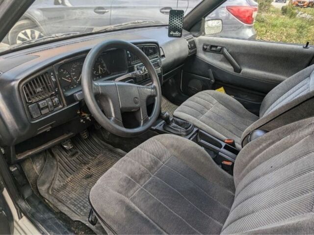 Білий Фольксваген Пассат СС, об'ємом двигуна 1.9 л та пробігом 291 тис. км за 723 $, фото 3 на Automoto.ua