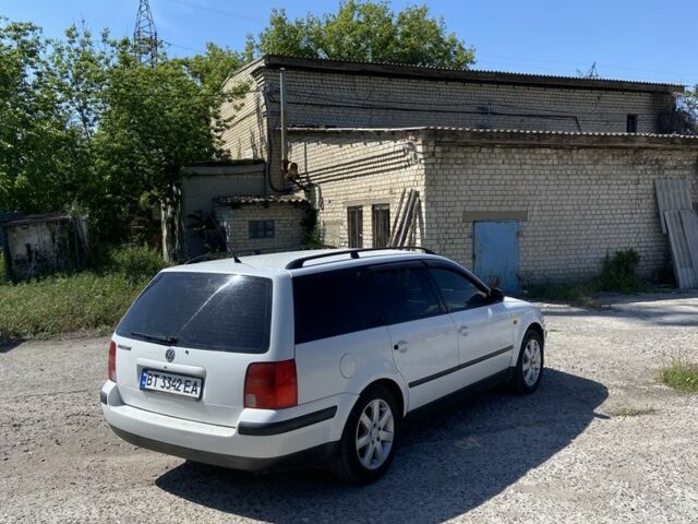 Белый Фольксваген Пассат СС, объемом двигателя 1.6 л и пробегом 250 тыс. км за 3200 $, фото 3 на Automoto.ua