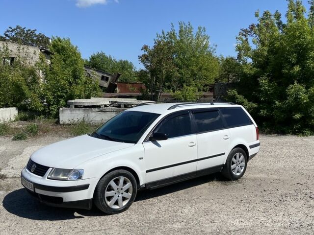 Белый Фольксваген Пассат СС, объемом двигателя 1.6 л и пробегом 250 тыс. км за 3200 $, фото 1 на Automoto.ua