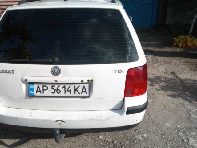 Білий Фольксваген Пассат СС, об'ємом двигуна 1.9 л та пробігом 591 тис. км за 4000 $, фото 1 на Automoto.ua