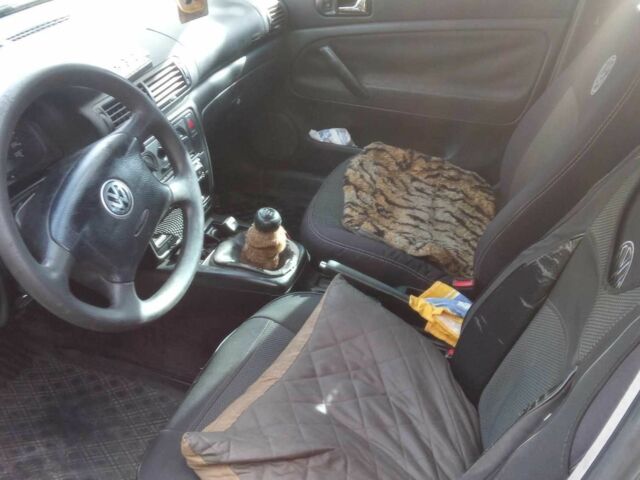 Білий Фольксваген Пассат СС, об'ємом двигуна 1.9 л та пробігом 591 тис. км за 4000 $, фото 4 на Automoto.ua