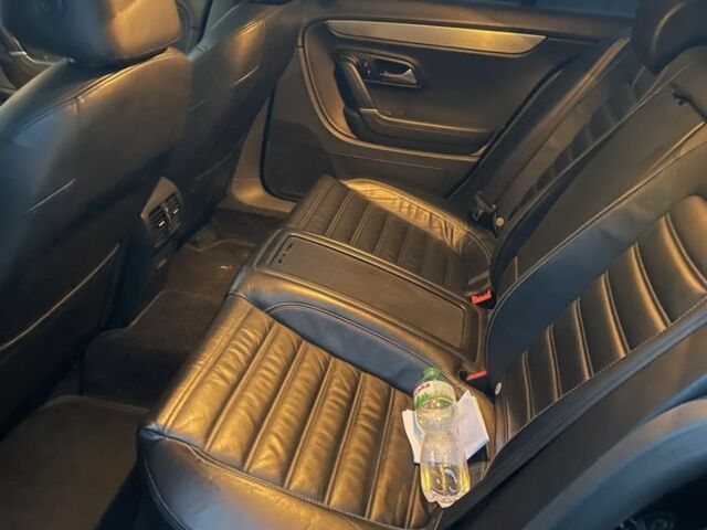 Чорний Фольксваген Пассат СС, об'ємом двигуна 2 л та пробігом 261 тис. км за 9605 $, фото 6 на Automoto.ua