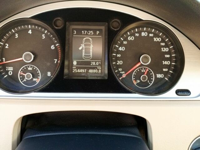 Чорний Фольксваген Пассат СС, об'ємом двигуна 2 л та пробігом 250 тис. км за 9000 $, фото 20 на Automoto.ua