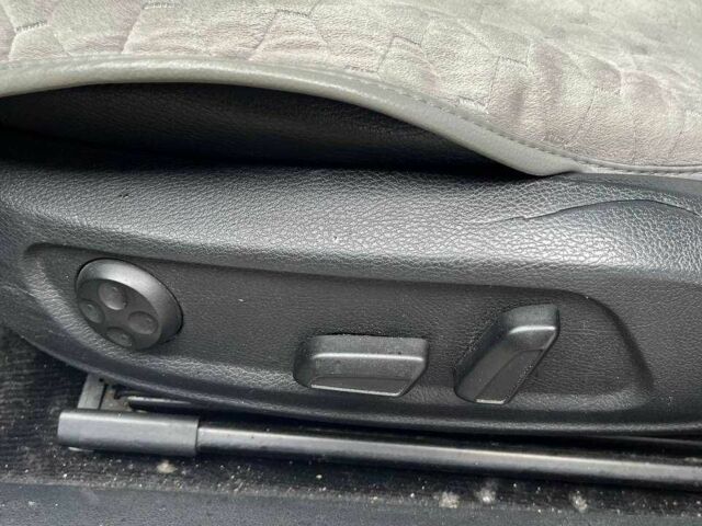 Черный Фольксваген Пассат СС, объемом двигателя 2 л и пробегом 280 тыс. км за 10400 $, фото 9 на Automoto.ua