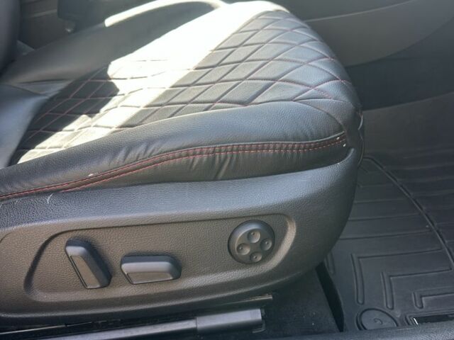 Черный Фольксваген Пассат СС, объемом двигателя 2 л и пробегом 360 тыс. км за 6800 $, фото 10 на Automoto.ua