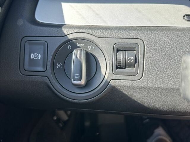 Черный Фольксваген Пассат СС, объемом двигателя 2 л и пробегом 360 тыс. км за 6800 $, фото 12 на Automoto.ua